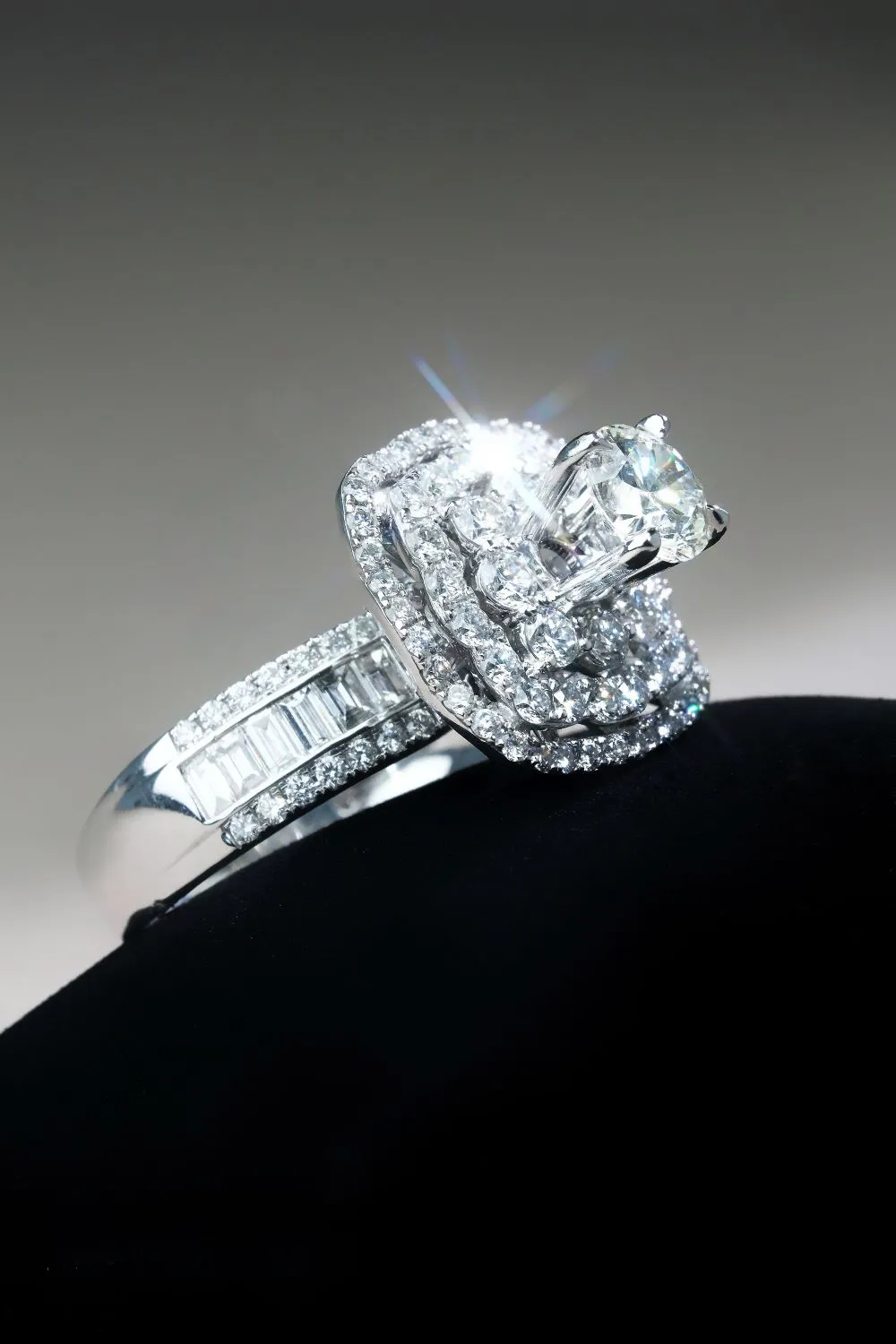 Nhẫn nữ kim cương tự nhiên GIA 2477668882 1