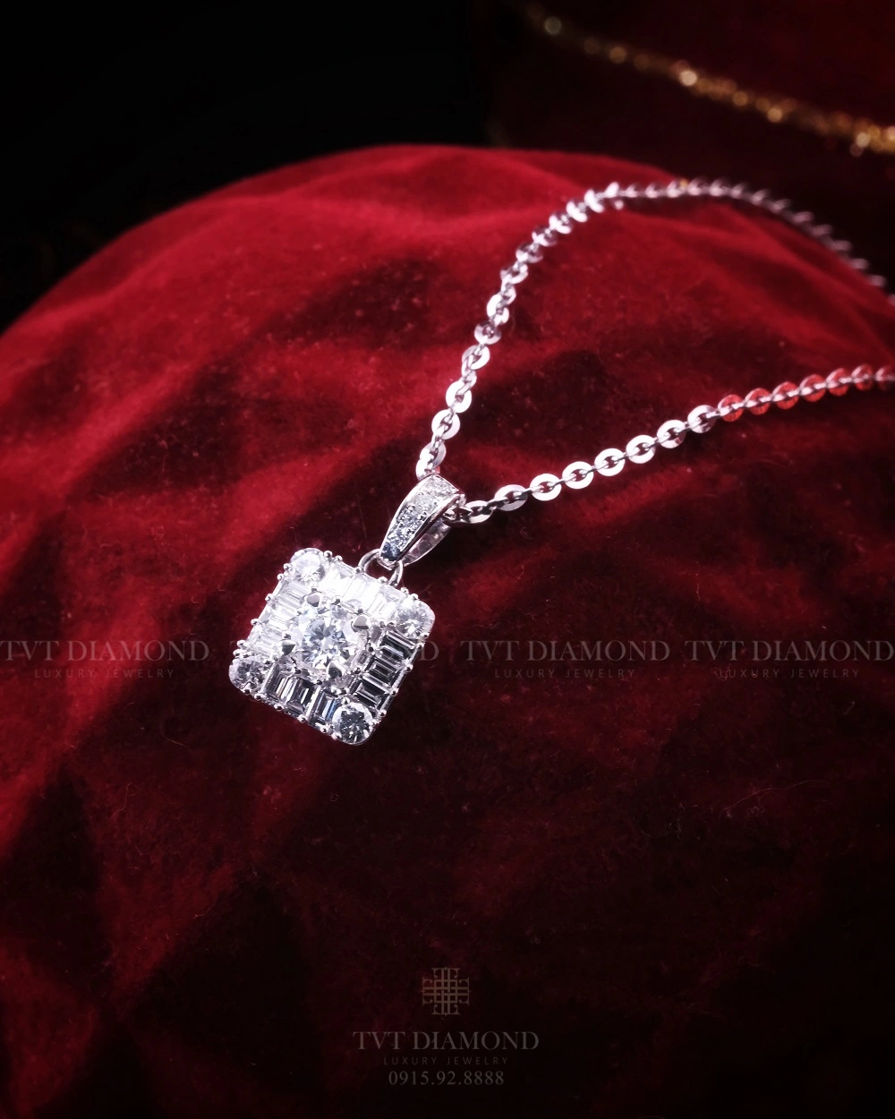 Dây chuyền kim cương vuông gắn GIA: 6535180671 3