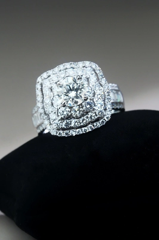 Nhẫn nữ kim cương tự nhiên GIA 2477668882