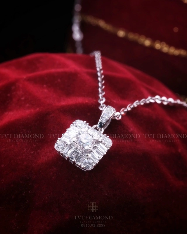 Dây chuyền kim cương vuông gắn GIA: 6535180671